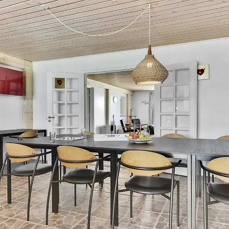 Casa vacanze Four-bedroom With A Fireplace 01 *