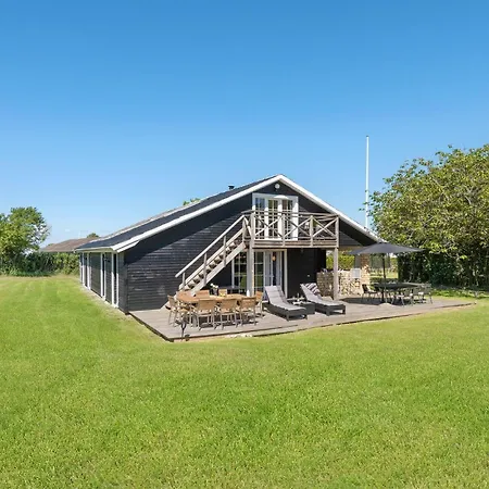 Four-Bedroom Holiday Home Humble With A Fireplace 01 * Nordenbro Vesteregn