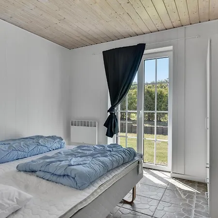 Four-bedroom With A Fireplace 01 *