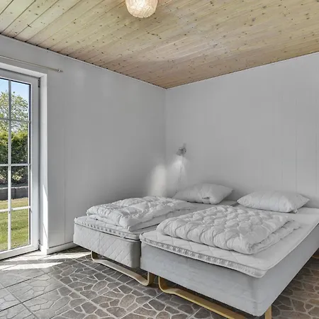 Four-bedroom With A Fireplace 01 Casa vacanze